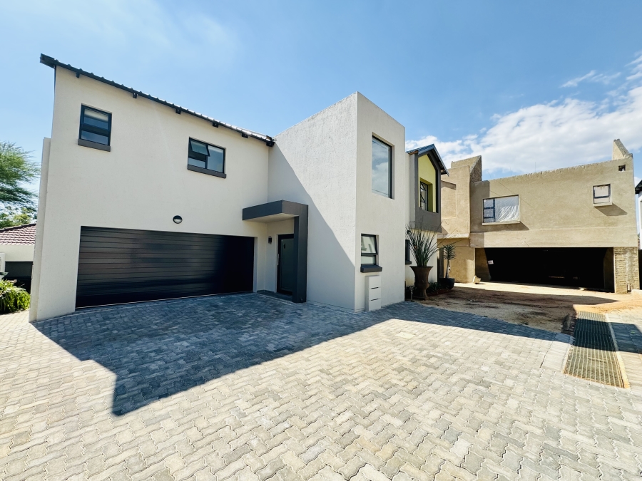 4 Bedroom Property for Sale in Magalieskruin Gauteng