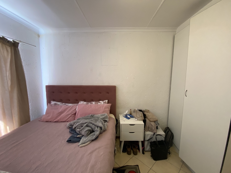 1 Bedroom Property for Sale in Rensburg Gauteng
