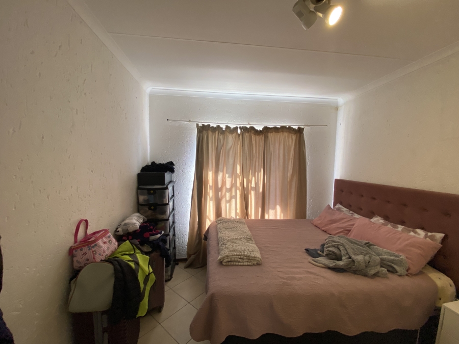 1 Bedroom Property for Sale in Rensburg Gauteng