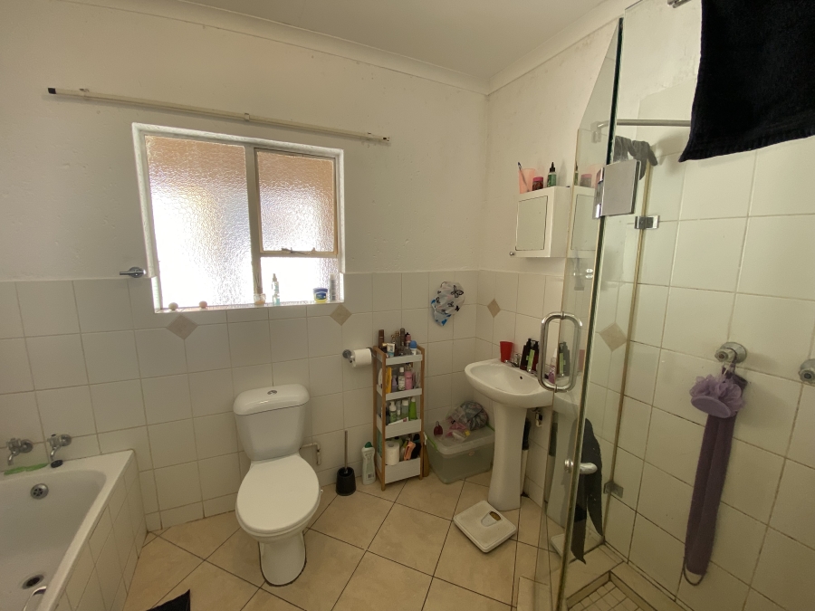 1 Bedroom Property for Sale in Rensburg Gauteng