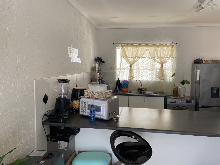 1 Bedroom Property for Sale in Rensburg Gauteng