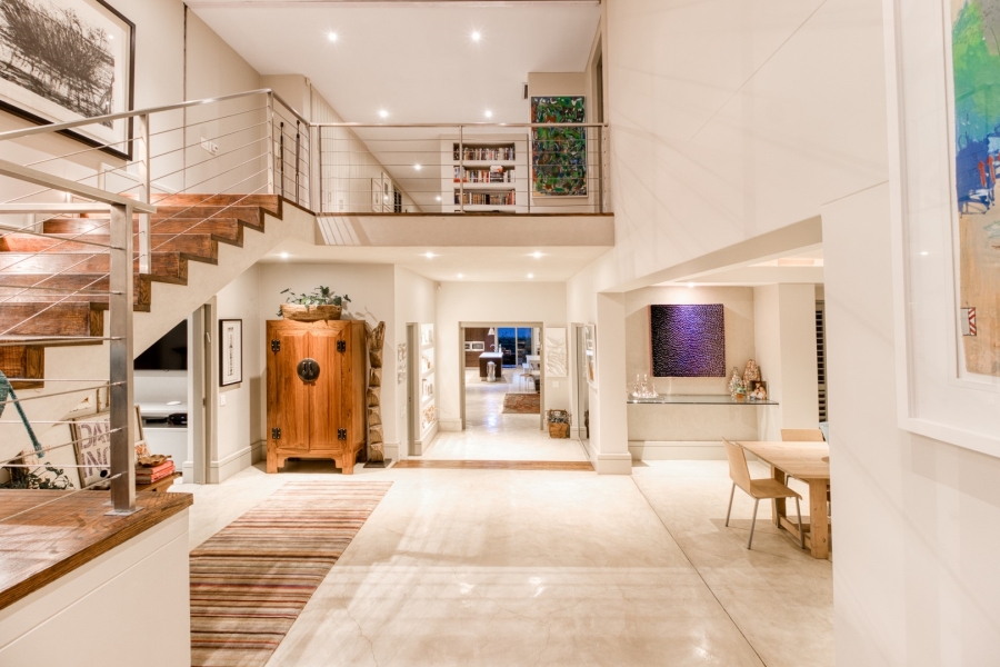 5 Bedroom Property for Sale in Benmore Gardens Gauteng