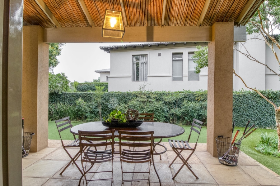 5 Bedroom Property for Sale in Benmore Gardens Gauteng