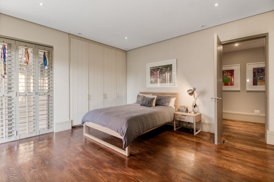 5 Bedroom Property for Sale in Benmore Gardens Gauteng