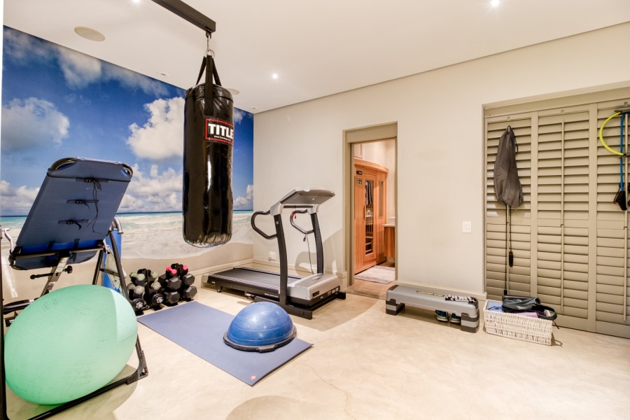 5 Bedroom Property for Sale in Benmore Gardens Gauteng