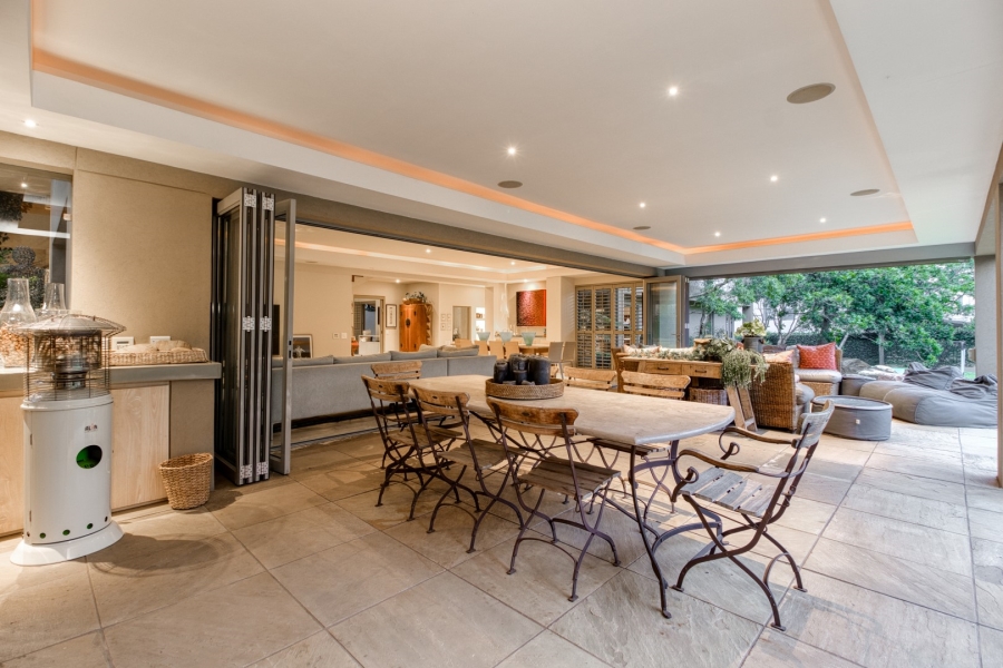 5 Bedroom Property for Sale in Benmore Gardens Gauteng