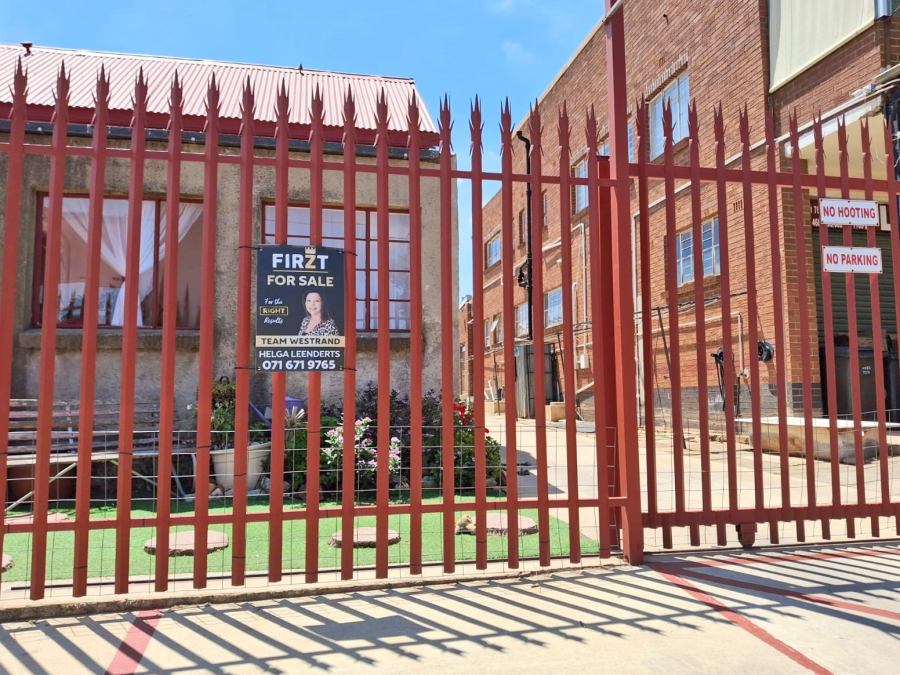 5 Bedroom Property for Sale in Florida Gauteng