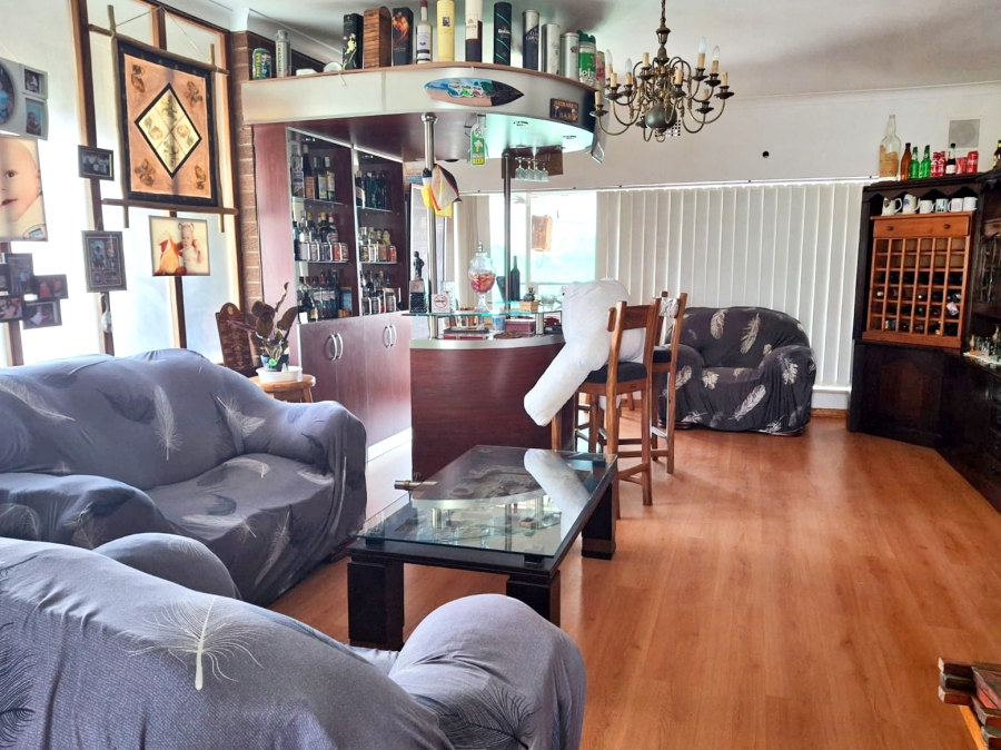 5 Bedroom Property for Sale in Florida Gauteng