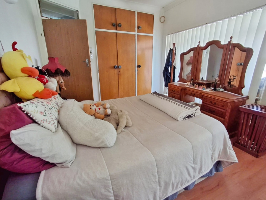 5 Bedroom Property for Sale in Florida Gauteng