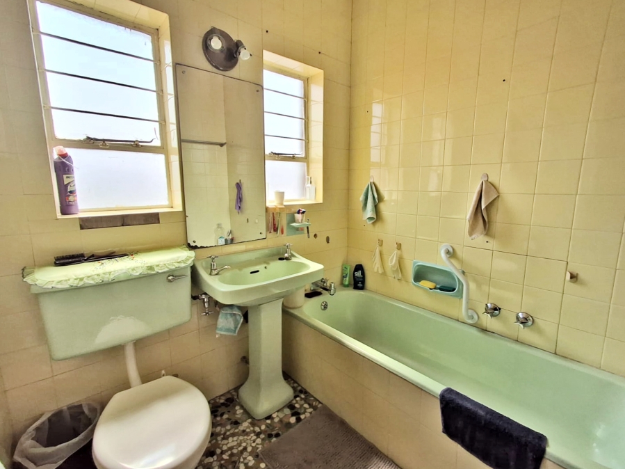 5 Bedroom Property for Sale in Florida Gauteng