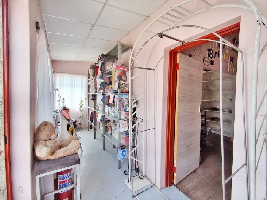 5 Bedroom Property for Sale in Florida Gauteng