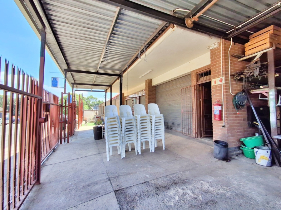 5 Bedroom Property for Sale in Florida Gauteng