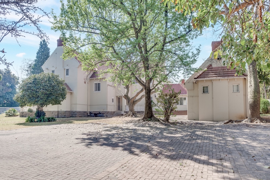 Commercial Property for Sale in Saxonwold Gauteng