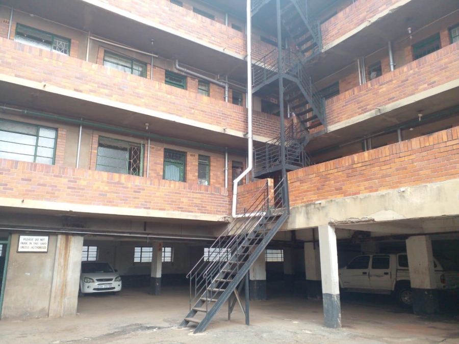 To Let 1 Bedroom Property for Rent in Yeoville Gauteng