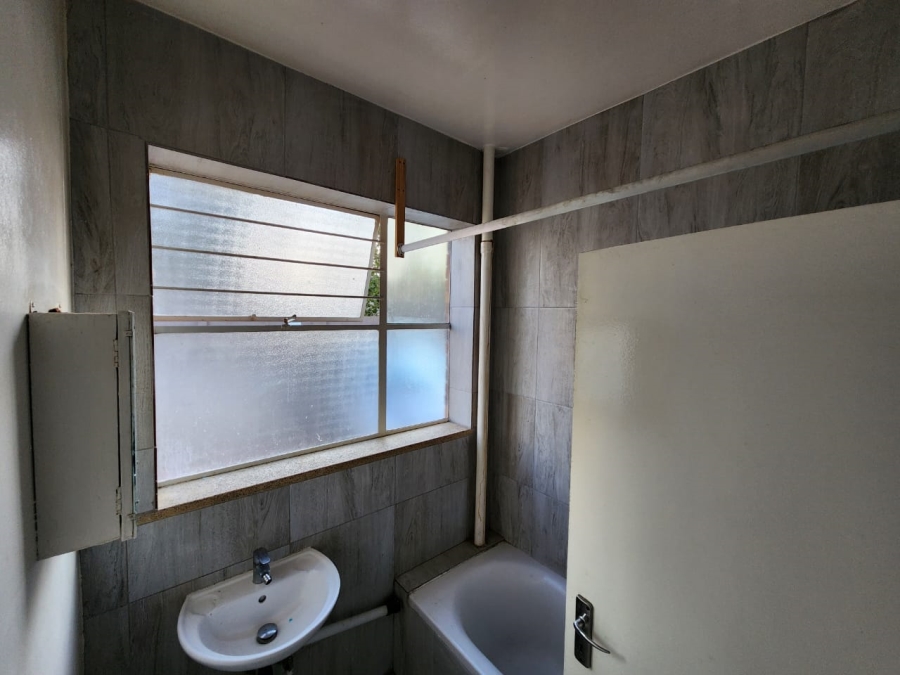 To Let 2 Bedroom Property for Rent in Rembrandt Park Gauteng