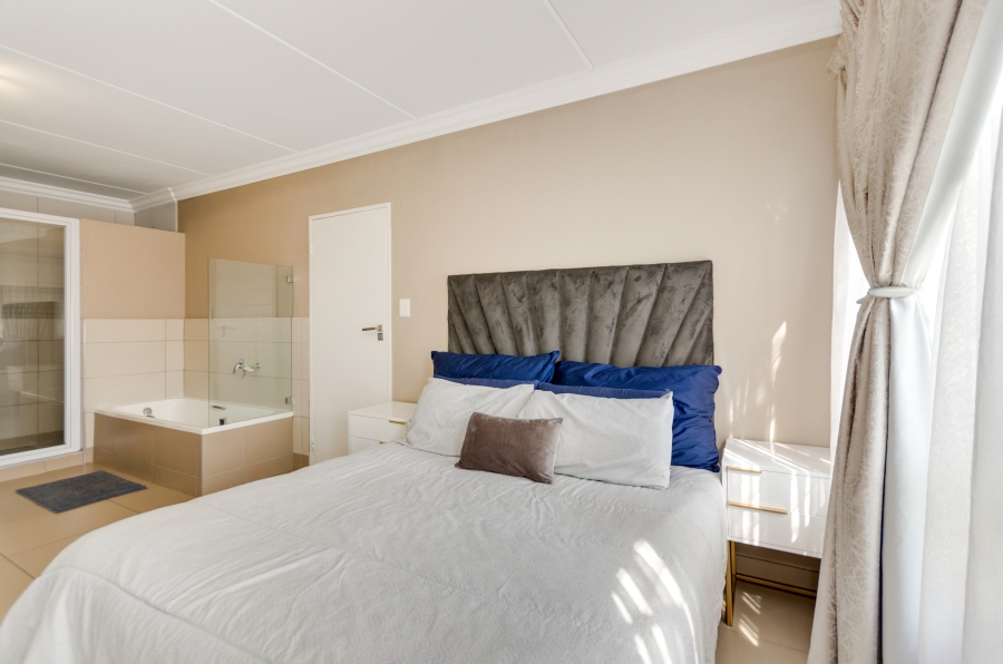 3 Bedroom Property for Sale in Broadacres Gauteng