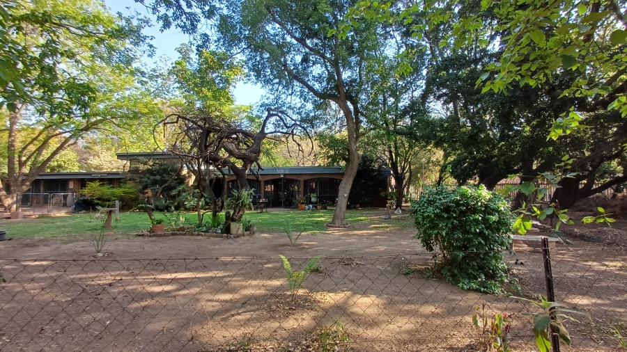 7 Bedroom Property for Sale in Heatherdale AH Gauteng