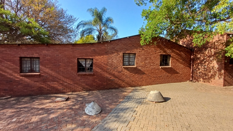 7 Bedroom Property for Sale in Heatherdale AH Gauteng