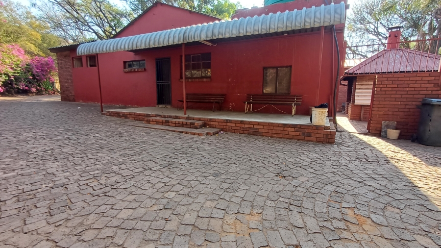 7 Bedroom Property for Sale in Heatherdale AH Gauteng