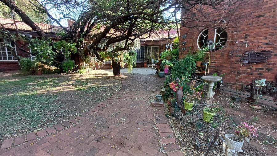 7 Bedroom Property for Sale in Heatherdale AH Gauteng