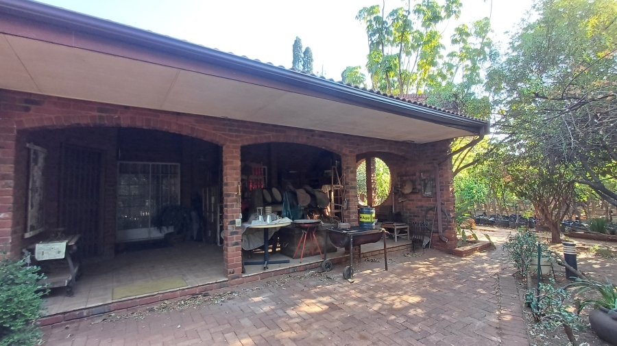 7 Bedroom Property for Sale in Heatherdale AH Gauteng