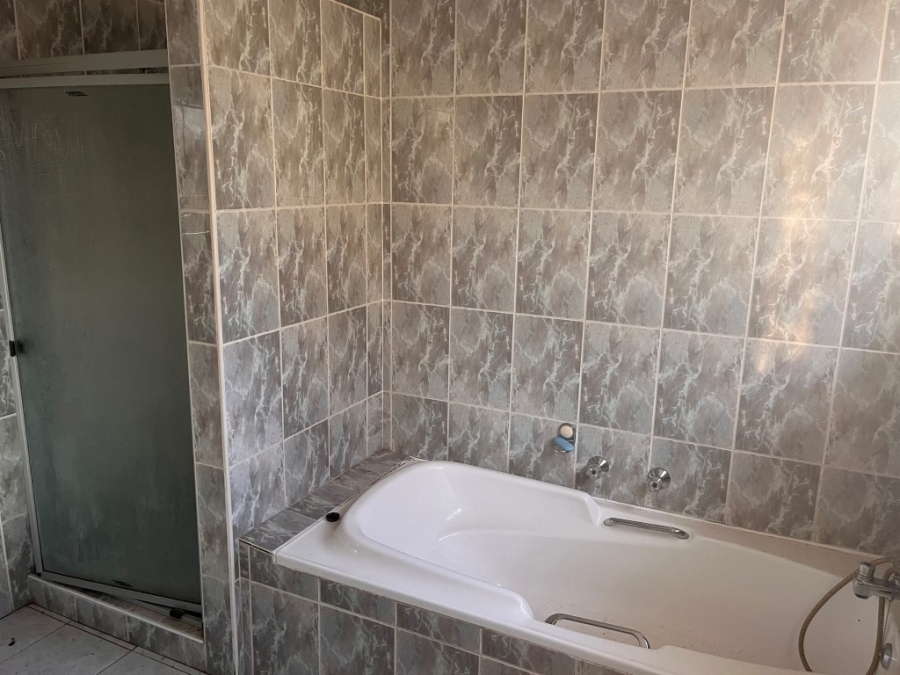 3 Bedroom Property for Sale in Bagleyston Gauteng