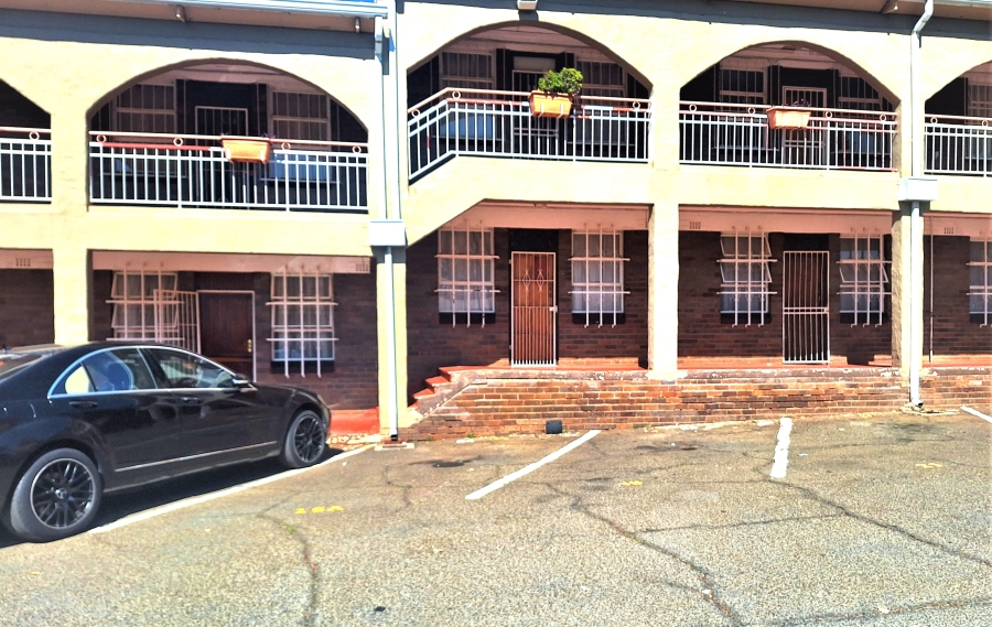 1 Bedroom Property for Sale in Albertville Gauteng
