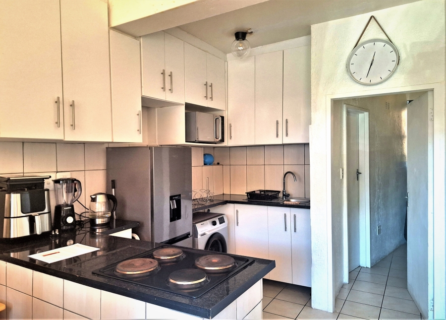 1 Bedroom Property for Sale in Albertville Gauteng