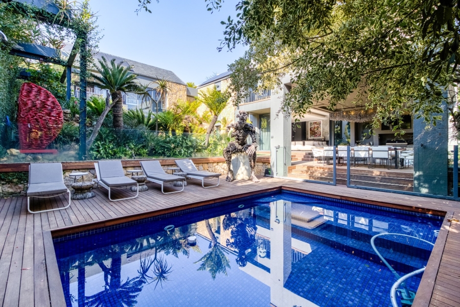 4 Bedroom Property for Sale in Benmore Gardens Gauteng