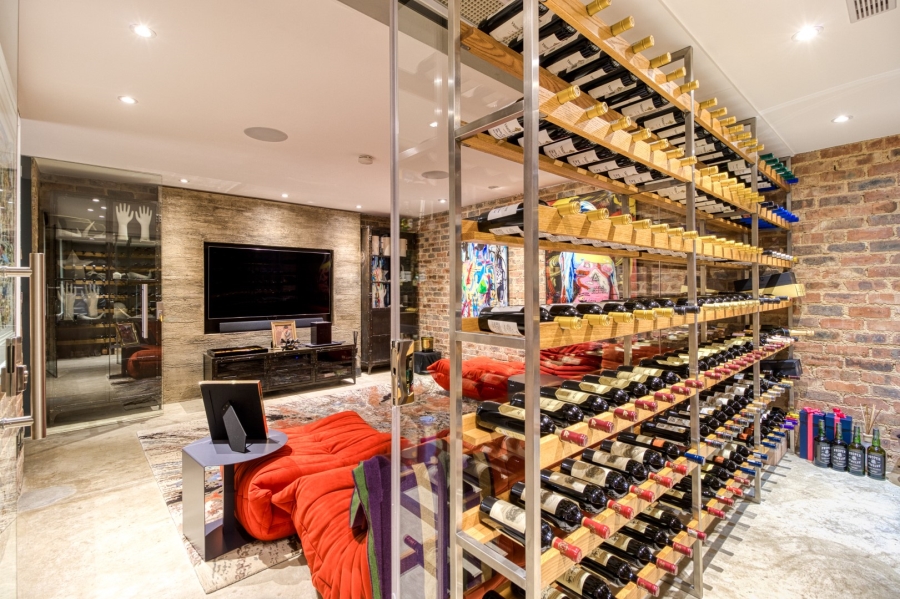 4 Bedroom Property for Sale in Benmore Gardens Gauteng