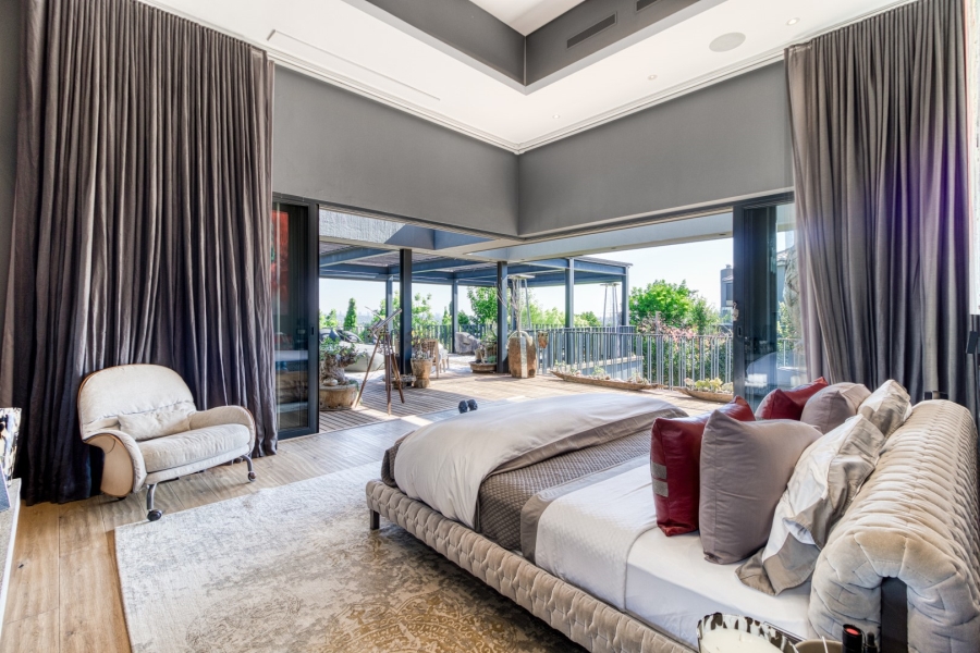 4 Bedroom Property for Sale in Benmore Gardens Gauteng