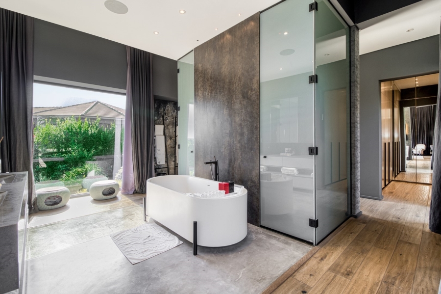 4 Bedroom Property for Sale in Benmore Gardens Gauteng