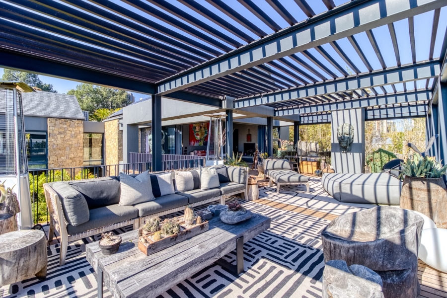 4 Bedroom Property for Sale in Benmore Gardens Gauteng