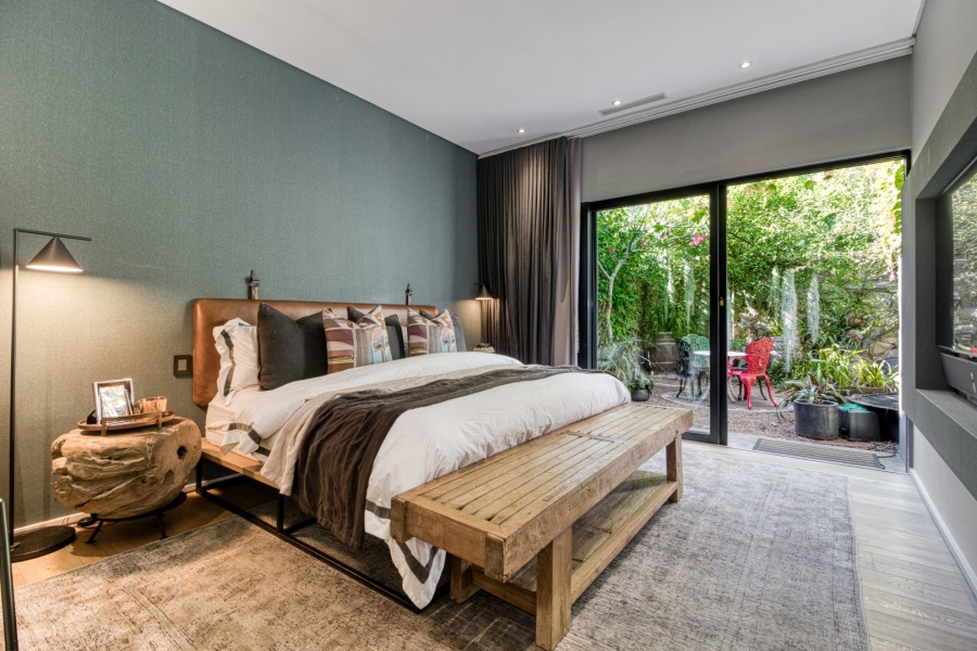 4 Bedroom Property for Sale in Benmore Gardens Gauteng