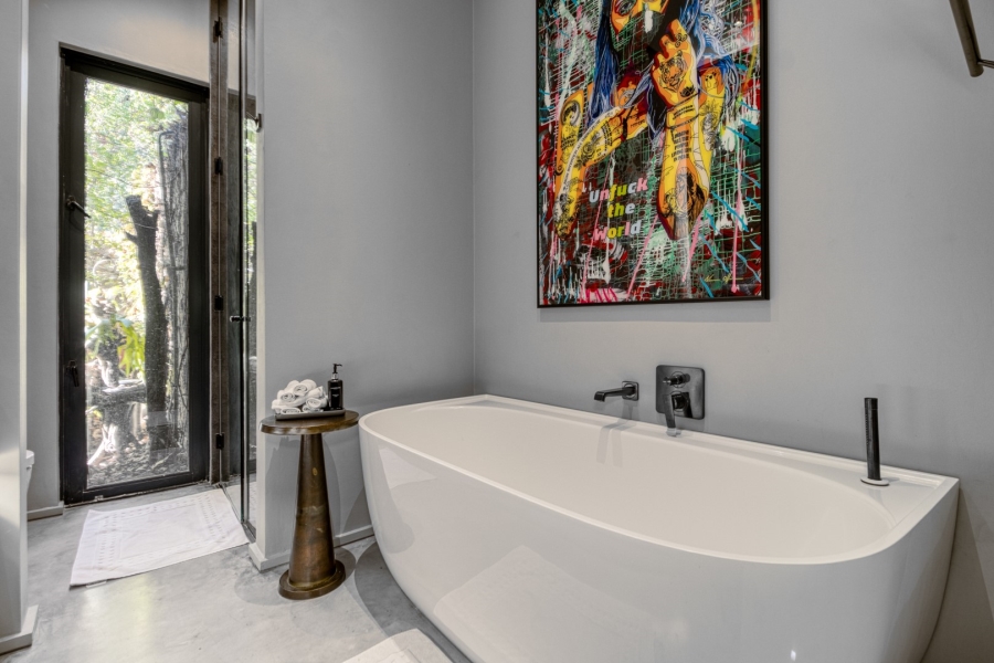 4 Bedroom Property for Sale in Benmore Gardens Gauteng