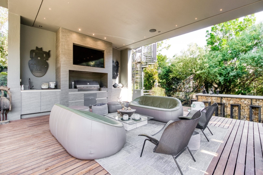 4 Bedroom Property for Sale in Benmore Gardens Gauteng