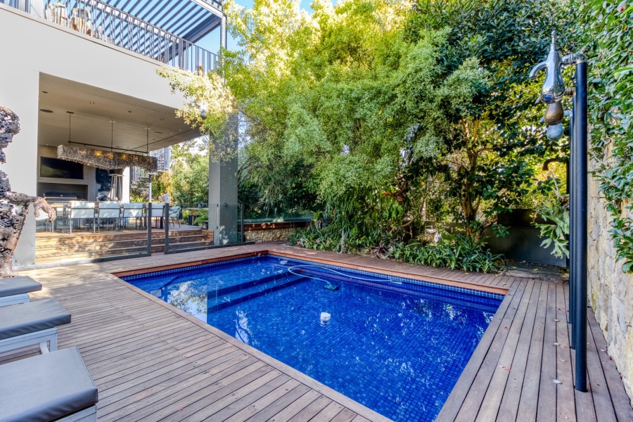 4 Bedroom Property for Sale in Benmore Gardens Gauteng