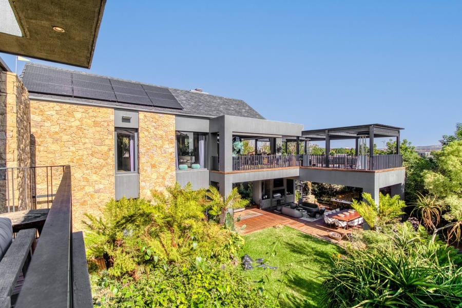 4 Bedroom Property for Sale in Benmore Gardens Gauteng