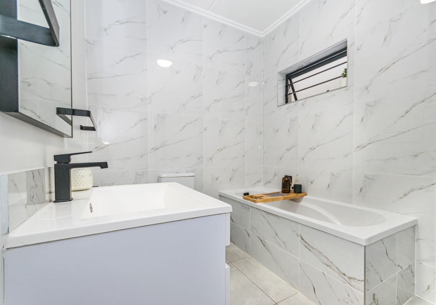 2 Bedroom Property for Sale in Bryanston Gauteng