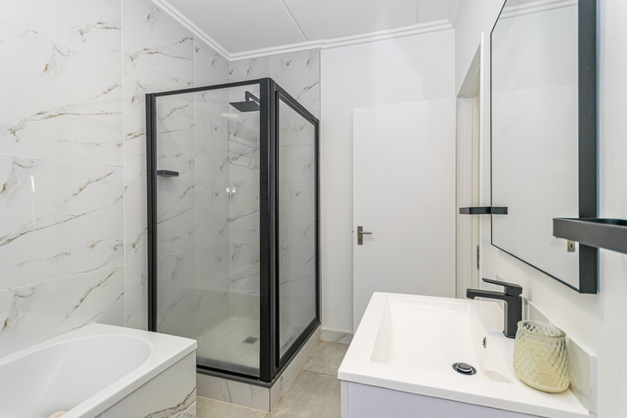 2 Bedroom Property for Sale in Bryanston Gauteng