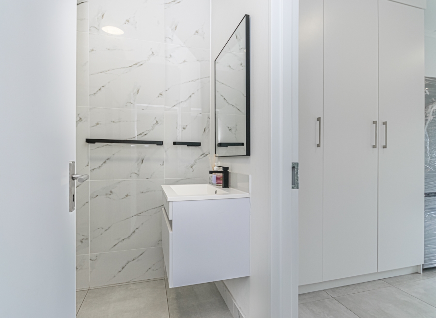 2 Bedroom Property for Sale in Bryanston Gauteng