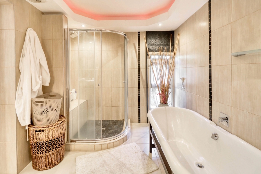 4 Bedroom Property for Sale in Fourways Gardens Gauteng