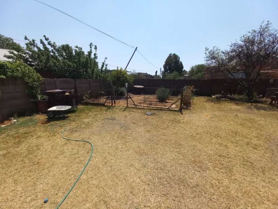 4 Bedroom Property for Sale in Rensburg Gauteng