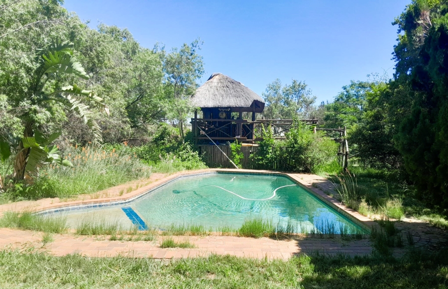 7 Bedroom Property for Sale in Glen Austin Gauteng