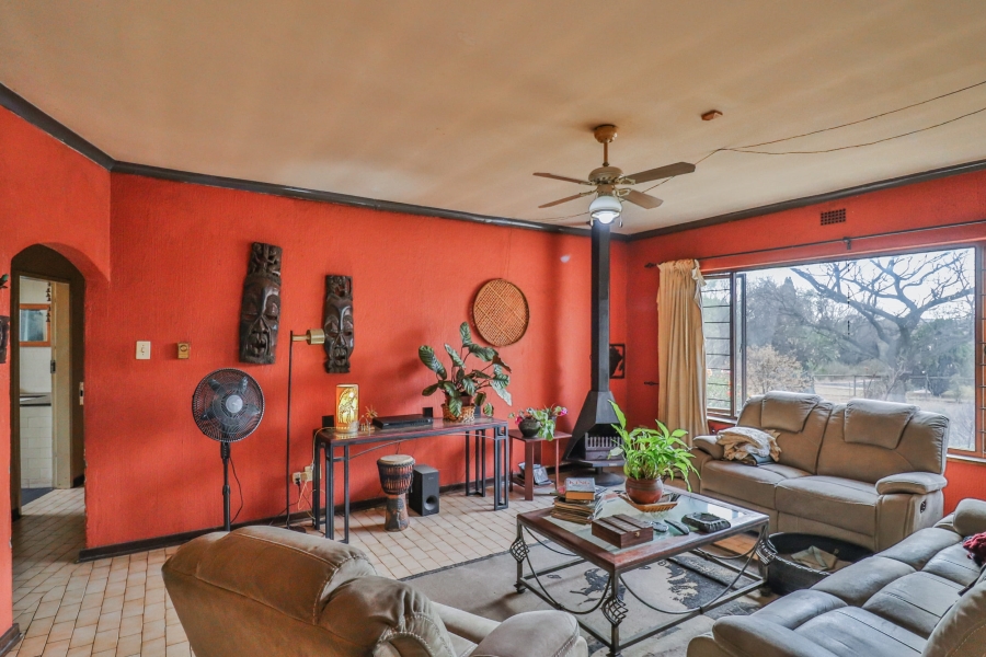 7 Bedroom Property for Sale in Glen Austin Gauteng