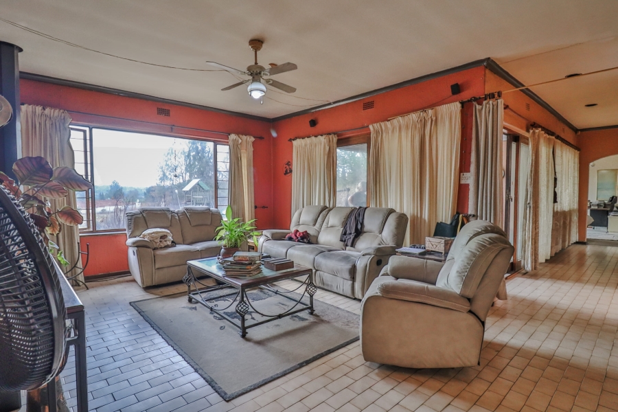 7 Bedroom Property for Sale in Glen Austin Gauteng