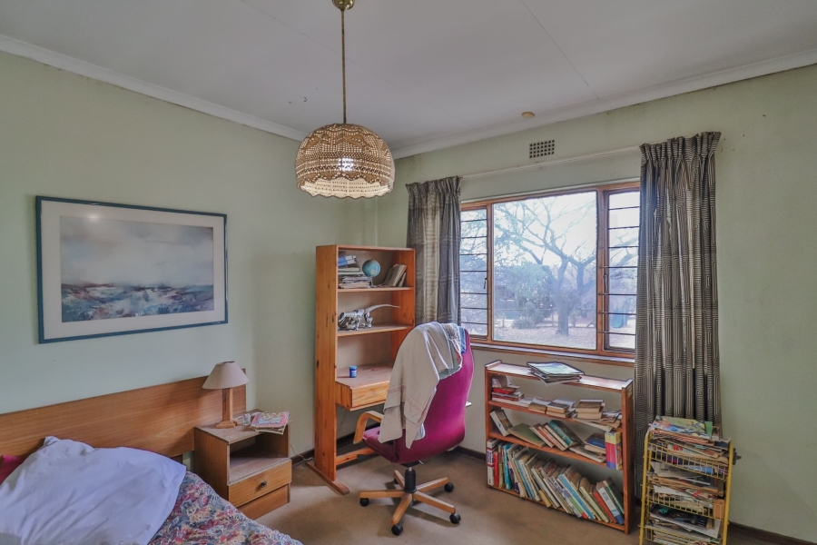 7 Bedroom Property for Sale in Glen Austin Gauteng