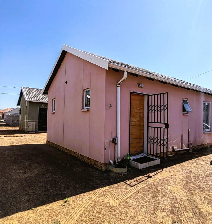 2 Bedroom Property for Sale in Savanna City Gauteng