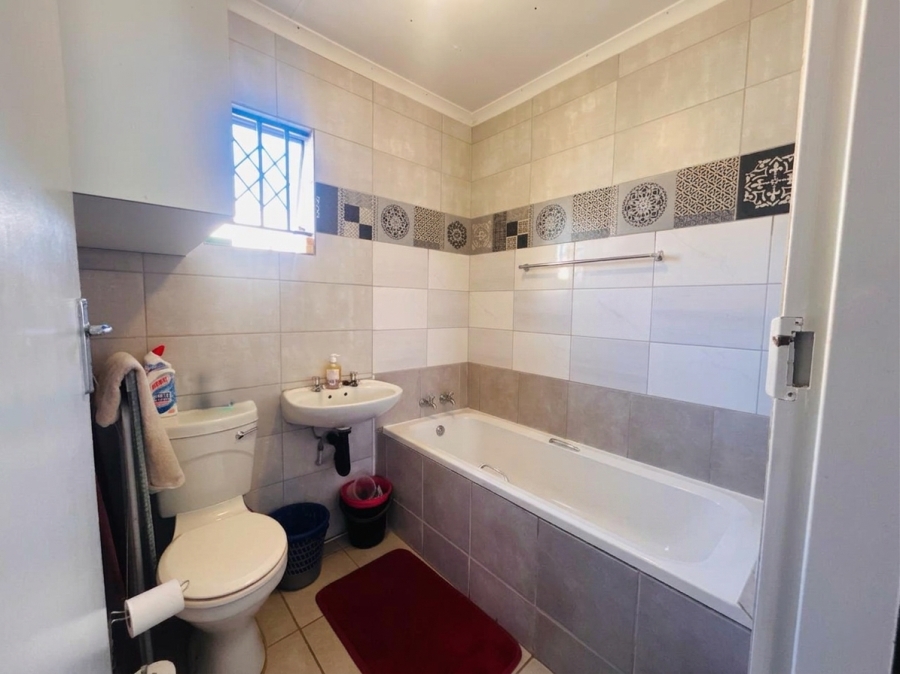 2 Bedroom Property for Sale in Savanna City Gauteng