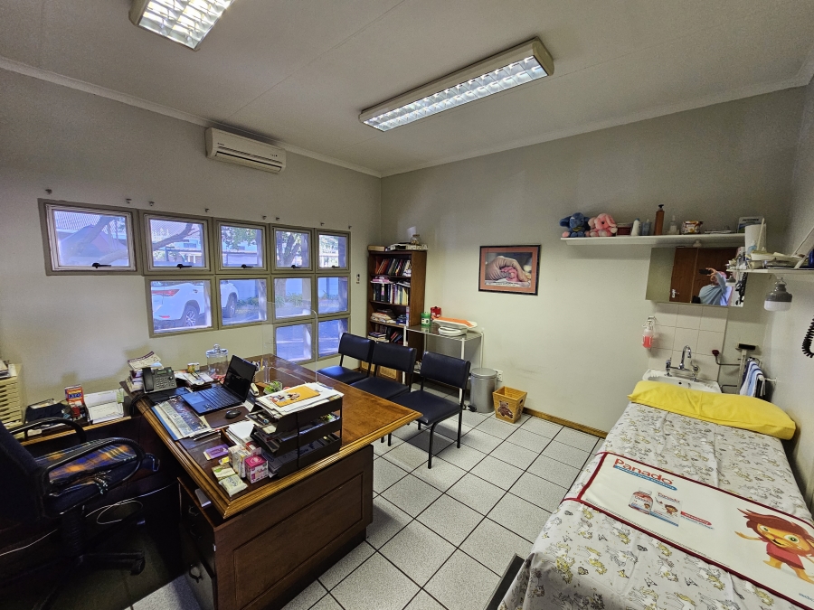 Commercial Property for Sale in New Redruth Gauteng